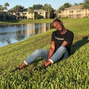 Meet your Posher, Mmadison